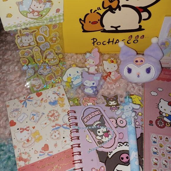 Sanrio Pochacco Makeup Case or Stationary/Scrapbooking Case - Picture 15 of 16